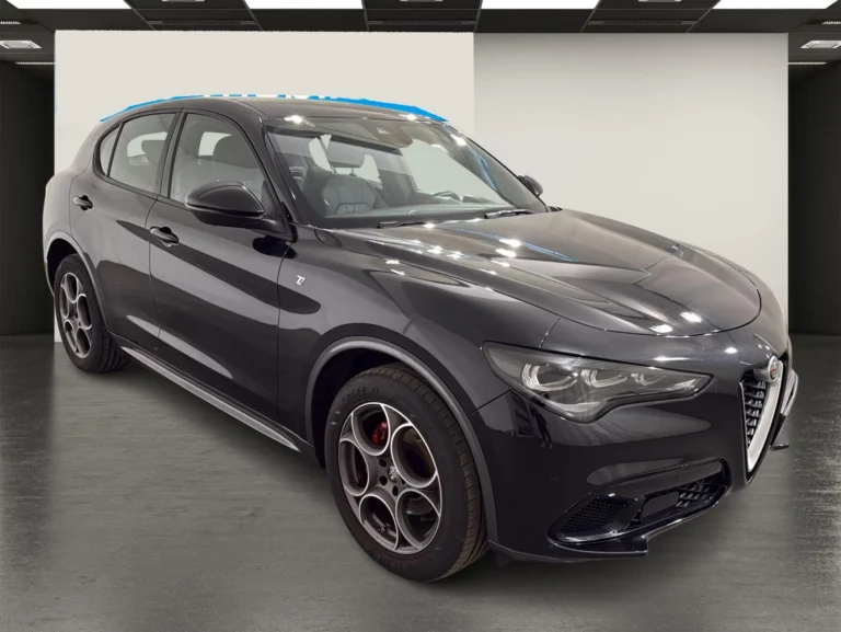Használt Alfa Romeo Stelvio (2023, fekete)