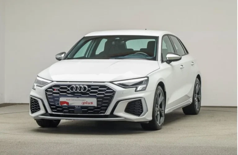 Használt Audi S3 (2024, fehér)