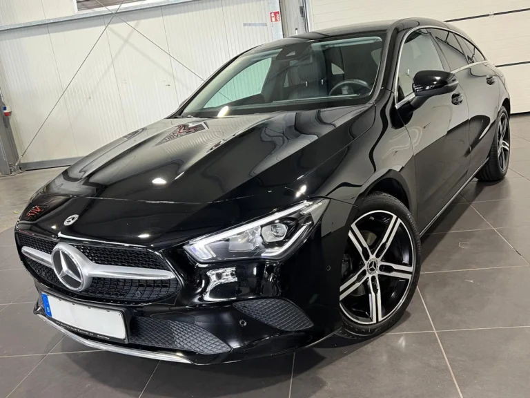 Használt Mercedes-Benz CLA 180 (2022, fekete)