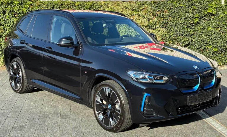 Használt BMW iX3 (2023, fekete)