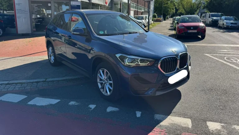 Használt BMW X1 (2022, kék)