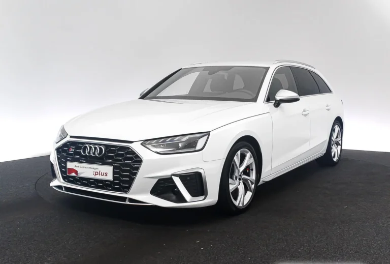 Használt Audi S4 (2024, fehér)