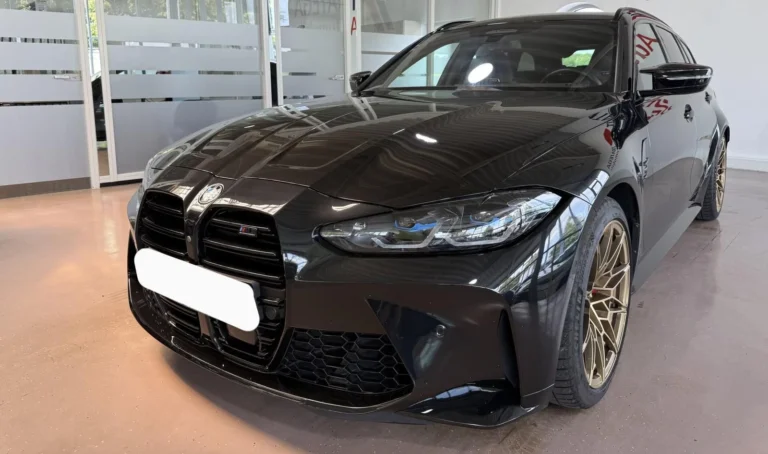 Használt BMW M3 (2023, fekete)