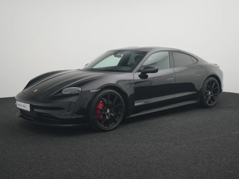 Használt Porsche Taycan (2021, fekete)