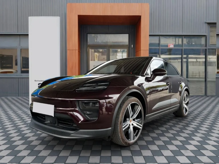 Használt Porsche Macan (2024, barna)