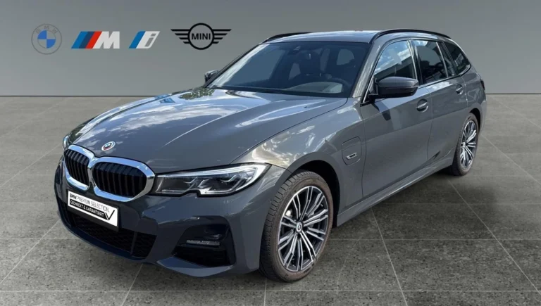 Használt BMW 330 (2022)