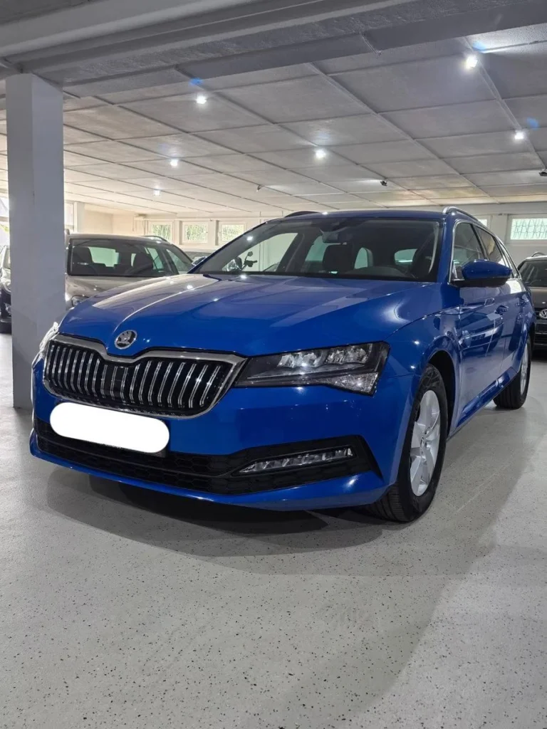 Használt Skoda Superb (2022, kék)
