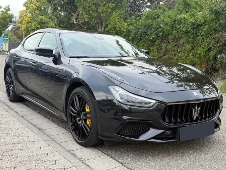 Használt Maserati Ghibli (2022, fekete)