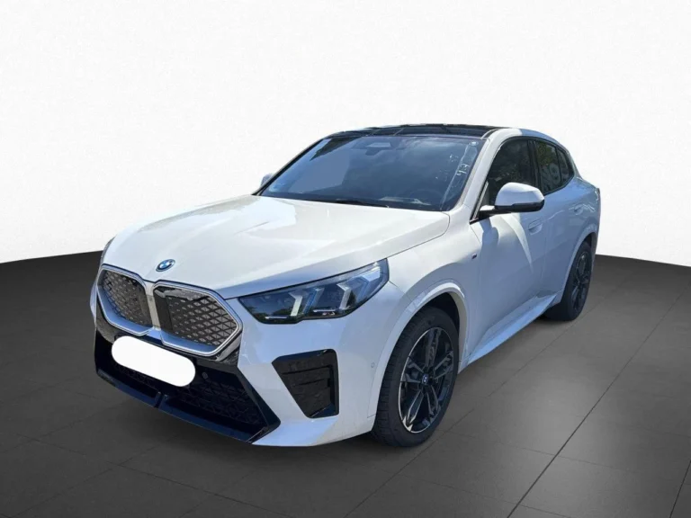 Használt BMW iX2 (2025, fehér)