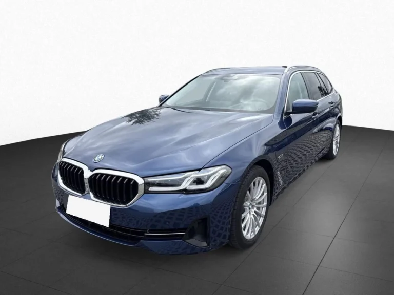 Használt BMW 530 (2022, kék)