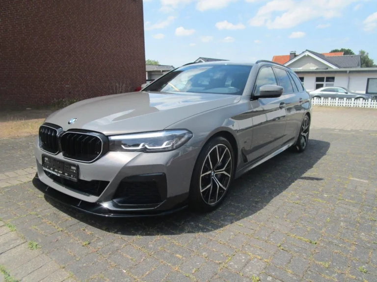 Használt BMW 530 (2021, szürke)