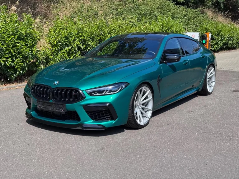 Használt BMW M8 (2023, zöld)