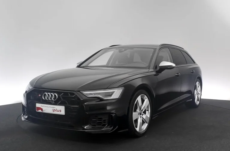 Használt Audi S6 (2023, fekete)