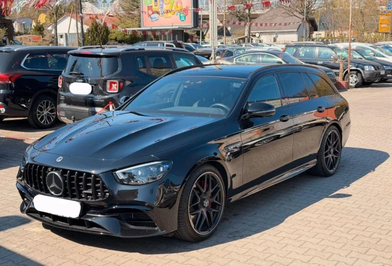 Használt Mercedes-AMG E 63 (2023, fekete)