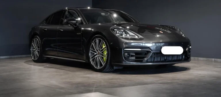 Használt Porsche Panamera (2023, szürke)
