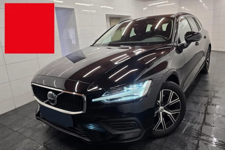 Használt Volvo V60 (2022, fekete)