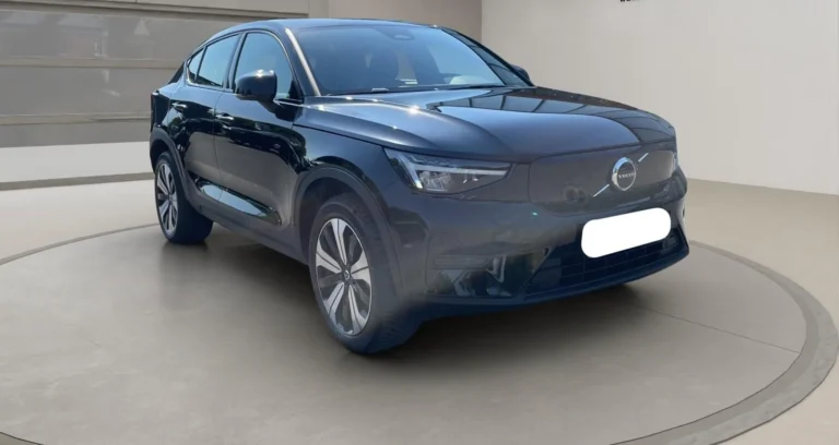 Használt Volvo C40 (2022, fekete)