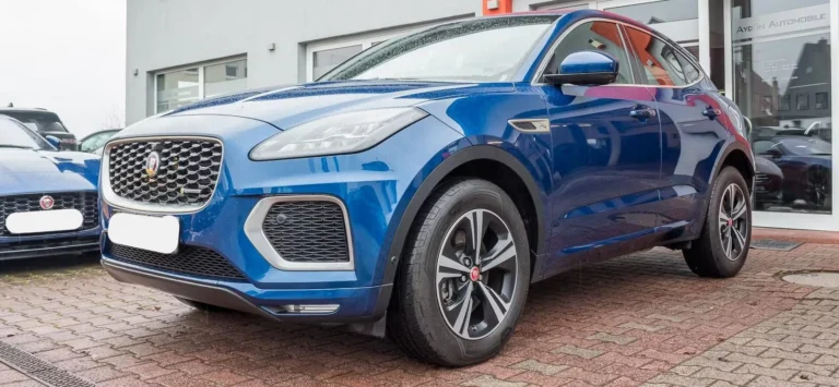 Használt Jaguar E-Pace (2021, kék)