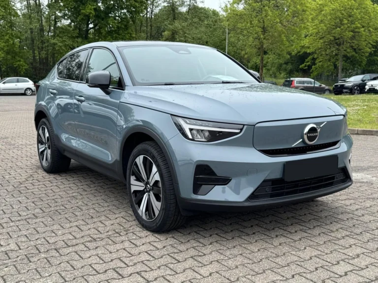 Használt Volvo C40 (2023, szürke)